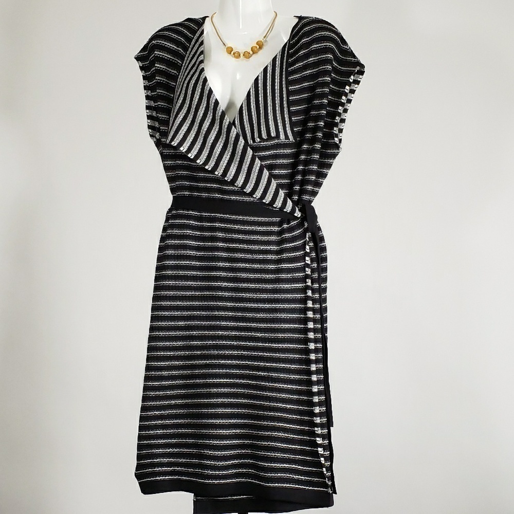 CATO BLACK/WHITE WRAP DRESS